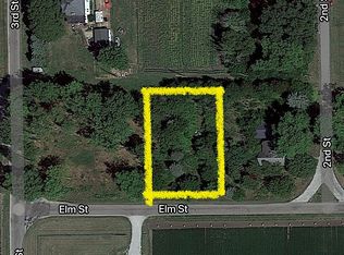 31260 2nd St, Chenoa, IL 61726