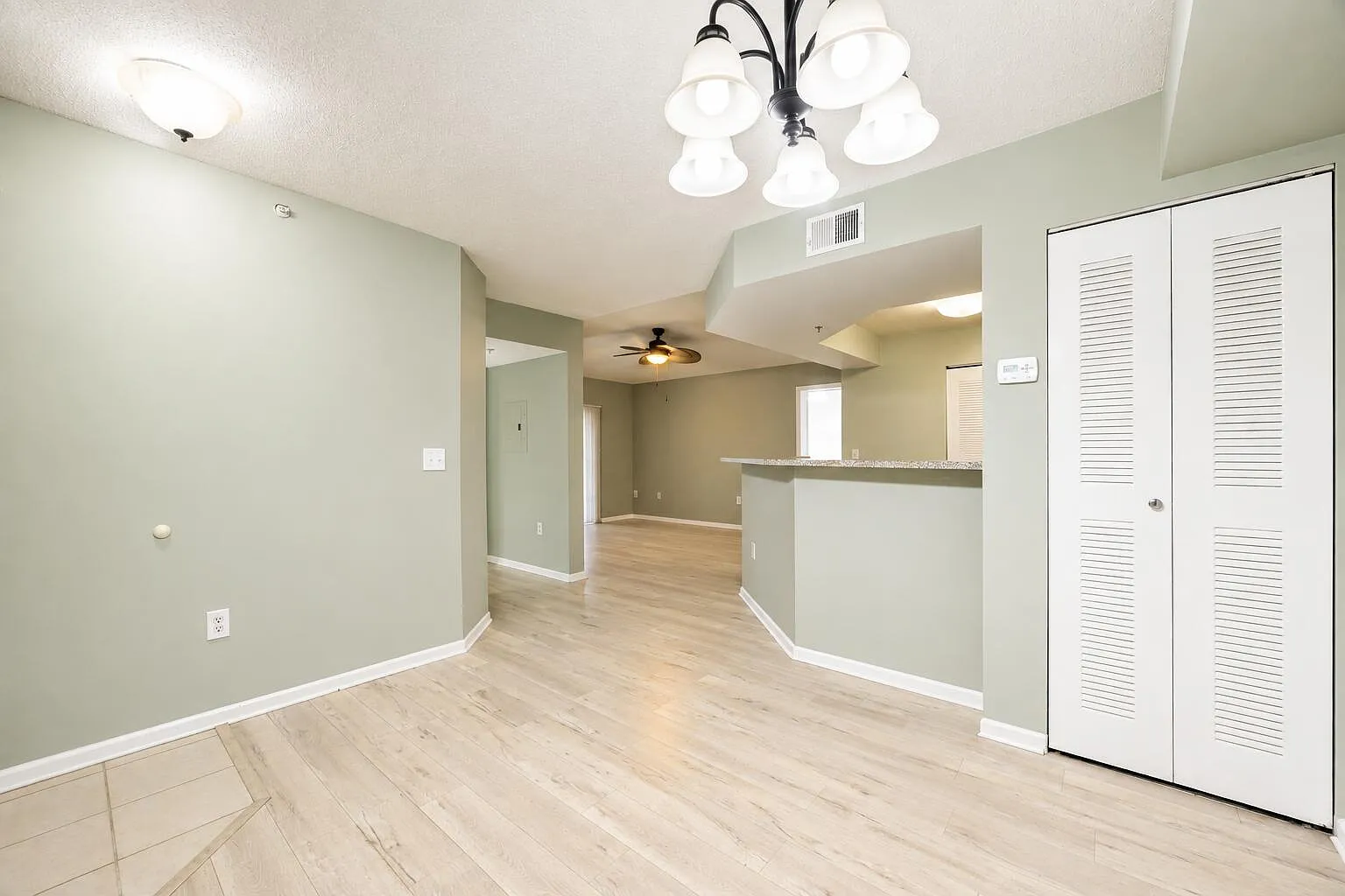 2 bed, 2.0 bath, 1067 sqft, $1,850 — Photo 4