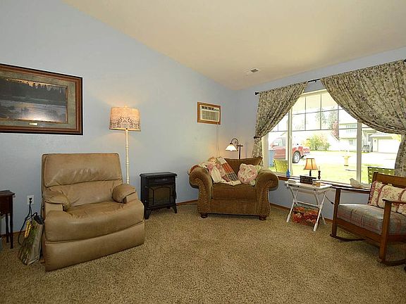 4th image of 511 E Joanne Ct