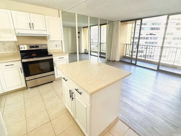 411 Hobron Ln APT 903, Honolulu, HI 96815