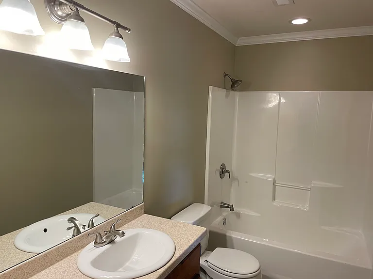 803 Hickory Ave SW — Photo 14