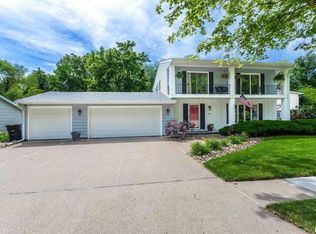 3211 45th St, Moline, IL 61265