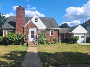 708 E 3rd St, Dover, OH