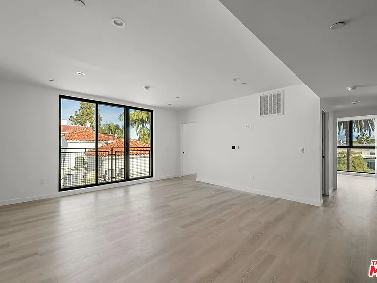 3755 S Canfield Ave #202 — Photo 9
