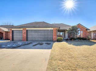 1636 SW 31st Ter, Moore, OK 73160