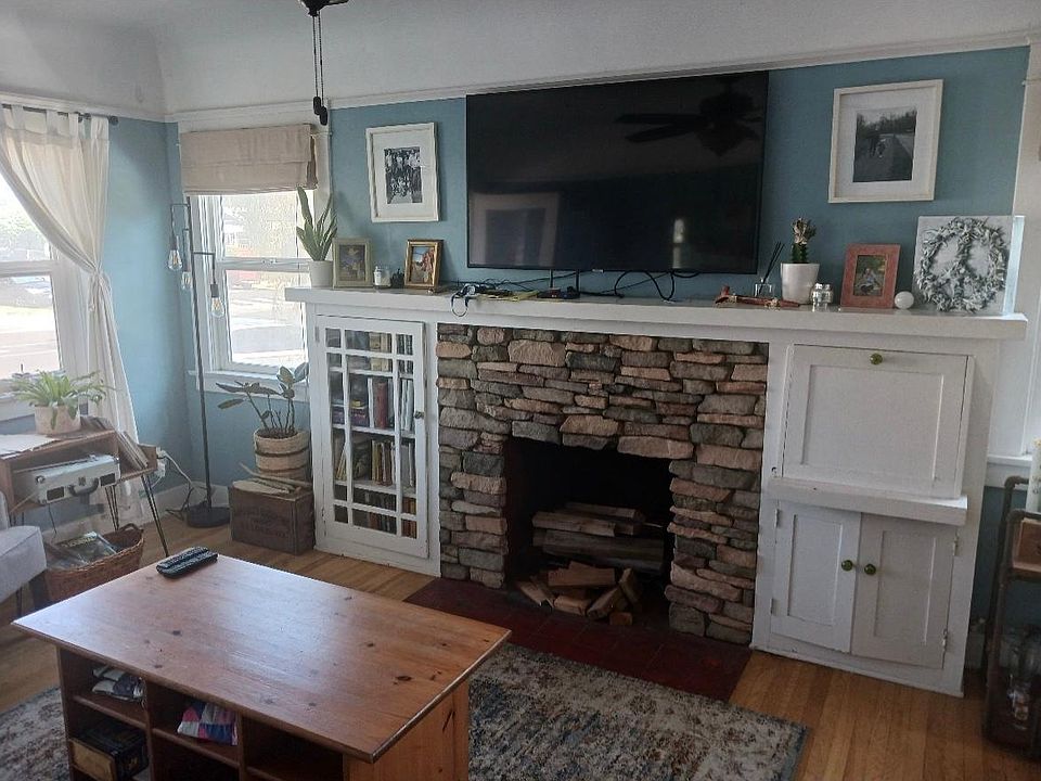 Living room with fireplace