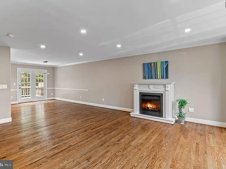 3906 Valley Ridge Dr — Photo 3