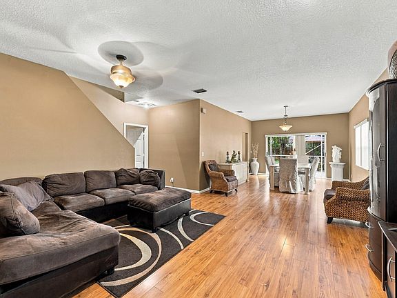 3rd image of 10230 Brookville Lane