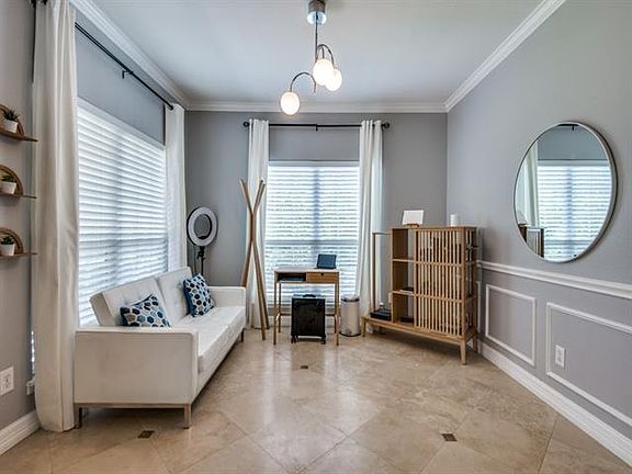 4th image of 1701 Forsythe Dr
