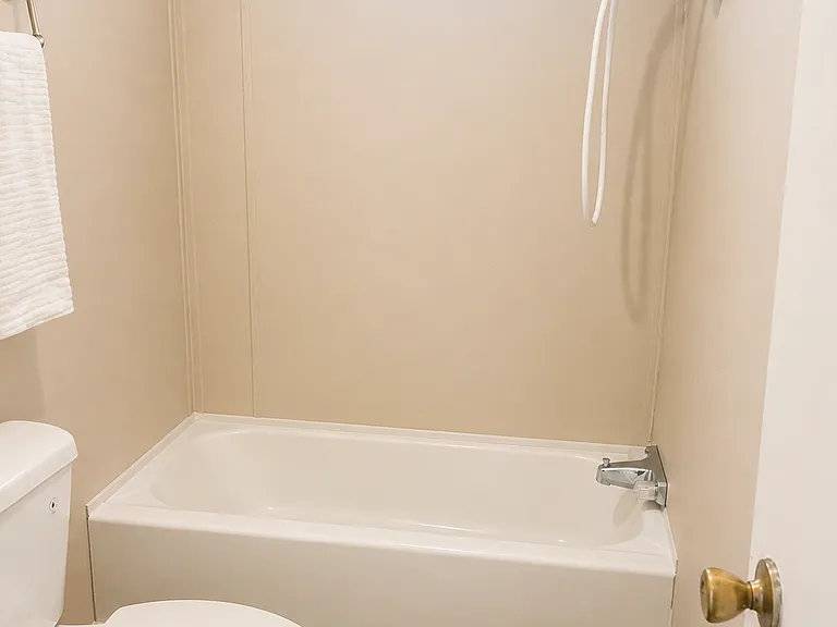 110 Deborah Dr — Photo 11
