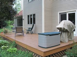 2 Indian Hill Rd, Farmington, CT 06032