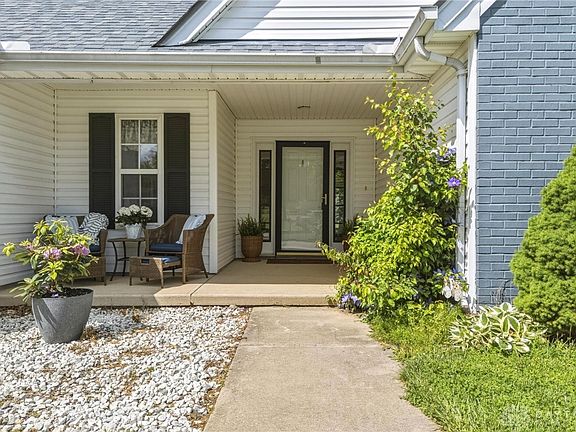 4th image of 8812 Arrowcreek Dr
