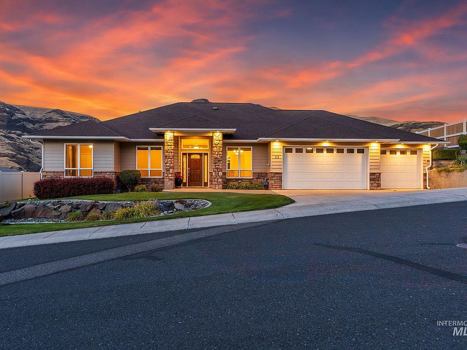 1st image of 33 Riverpoint Dr