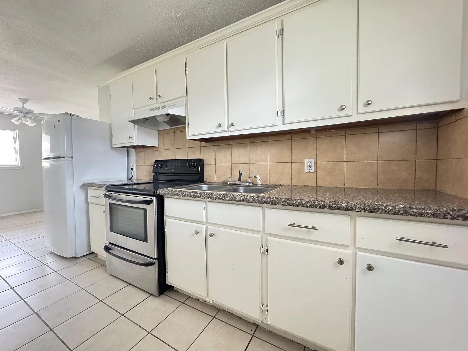 2 bed, 780 sqft, $750 — Photo 1