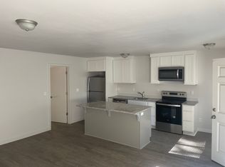 10705 NE Fremont St APT 1, Portland, OR 97220