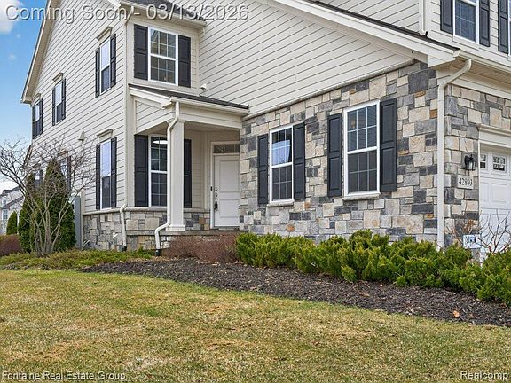 3rd image of 42893 Cardinal Way