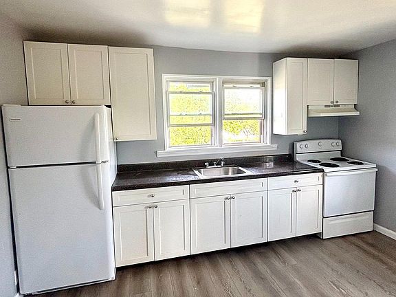 3rd image of 182 Haddon Ave #B