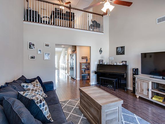 3rd image of 3411 Stormello Ln