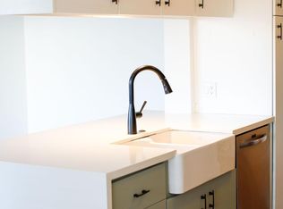 372 Carroll Park E APT 209, Long Beach, CA 90814