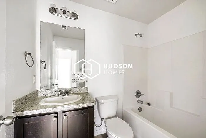 1216 E Powell Ave — Photo 10