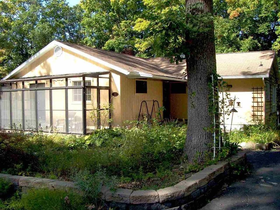 1st image of 316 Hollowood Dr