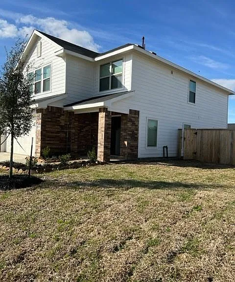 18919 Sorento Bay Ln — Photo 1
