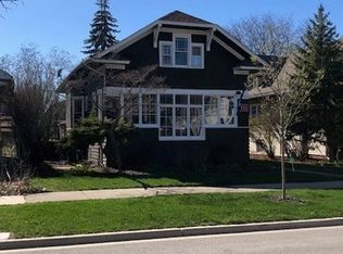 831 Mapleton Ave, Oak Park, IL 60302
