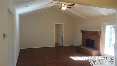 4th image of 1406 Trowbridge St