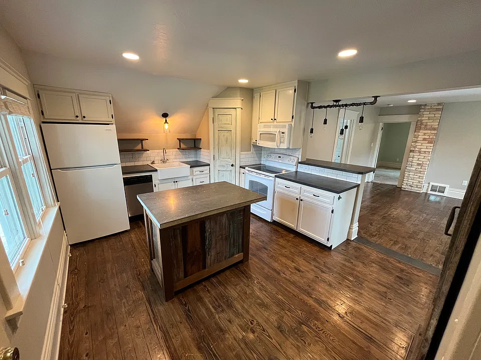 38 Taft St #1/2