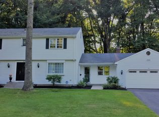 5 Pheasant Ln, Bloomfield, CT 06002