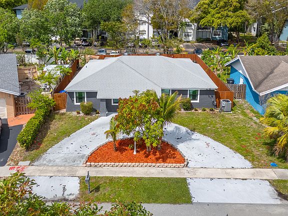 3rd image of 1408 SW 75th Avenue