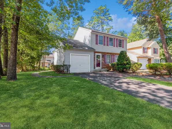 61 Woodstream Dr, Atco, NJ 08004