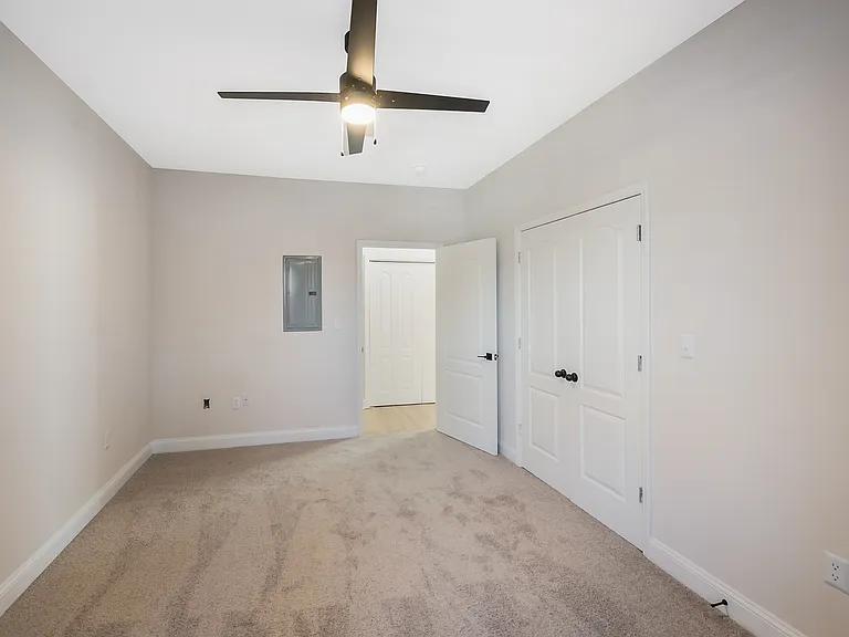 Ashbury Square Apartments — Photo 72