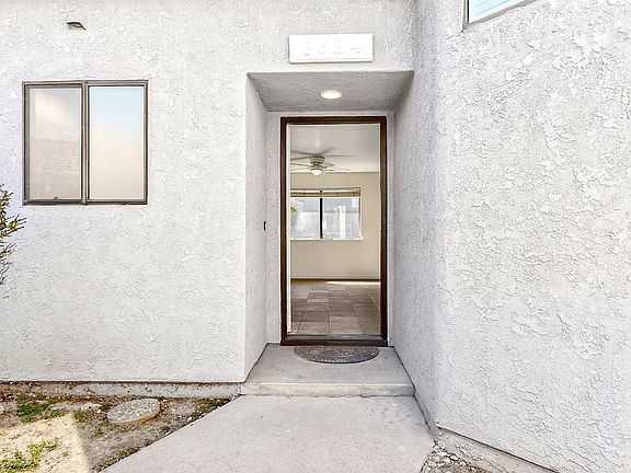 5th image of 3632 La Mancha Pl