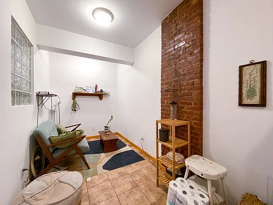 Rented by Compass | media 6