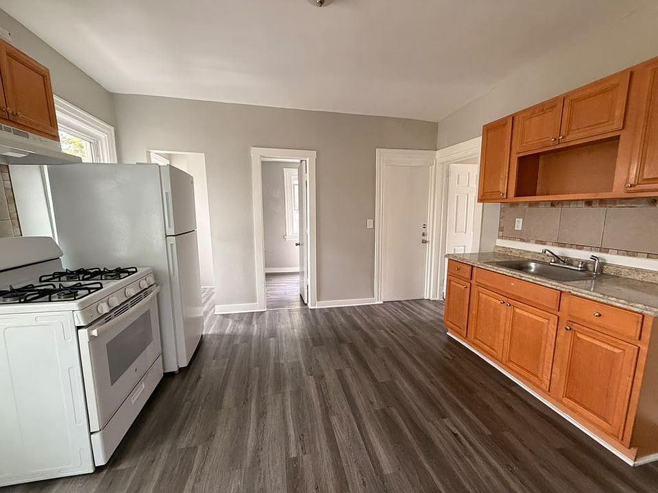 1st image of 101 Woolsey St #3A