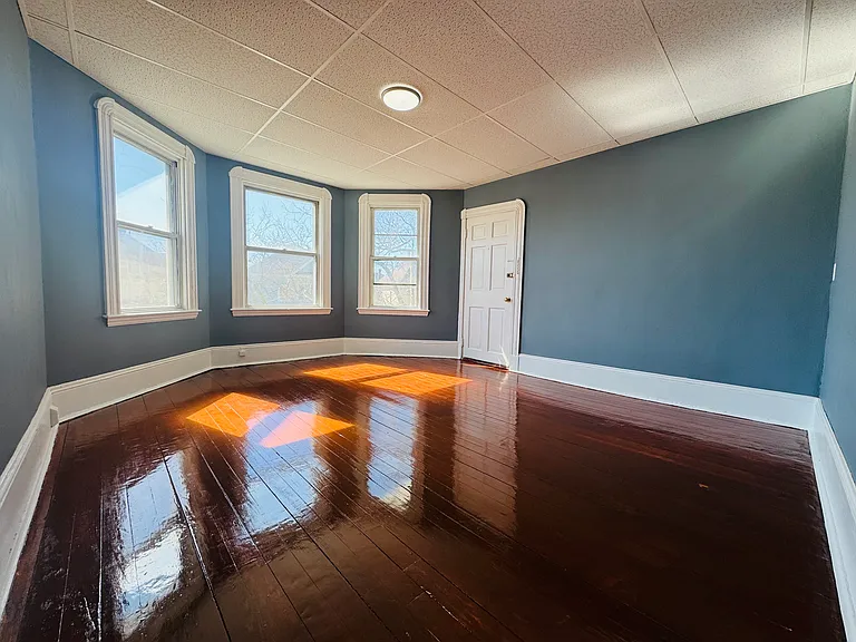 834 Brock Ave #3S — Photo 3
