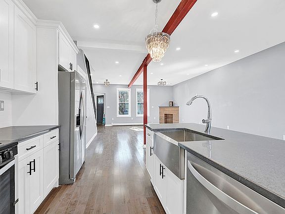 3rd image of 2063 Turnbull Ave #A