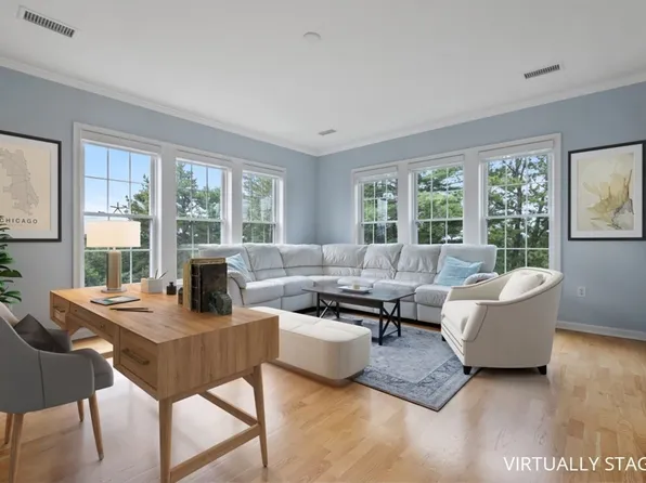 107 Clocktower Dr #409, Waltham, MA 02452