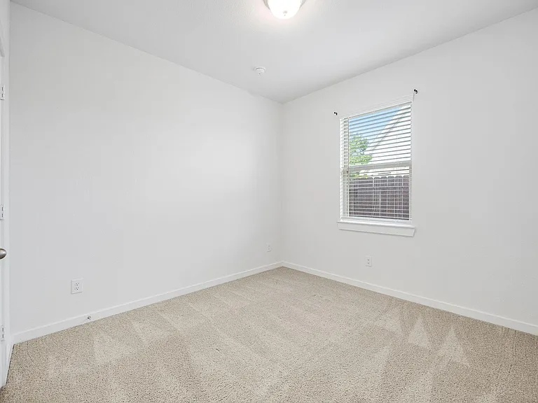 21647 Alberta Forest Cir — Photo 18