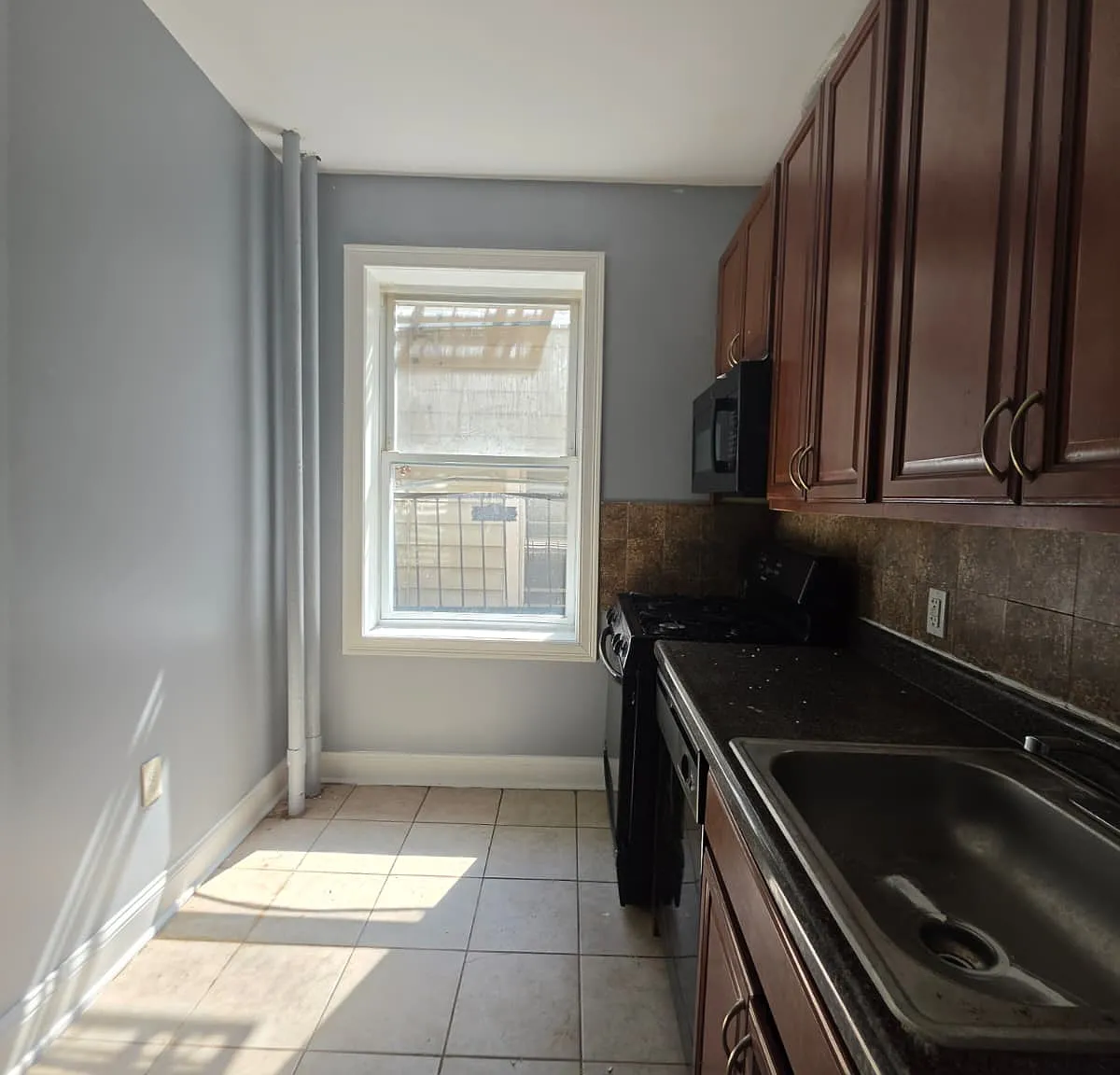38 W 29th St — Photo 1