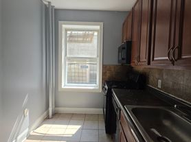 38 W 29th St, Bayonne, NJ