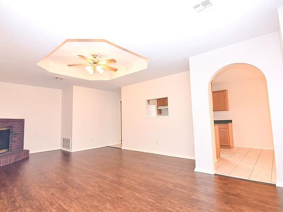 3rd image of 5725 W Chattel St