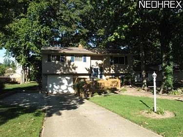 1616 Berwick Dr photo 1