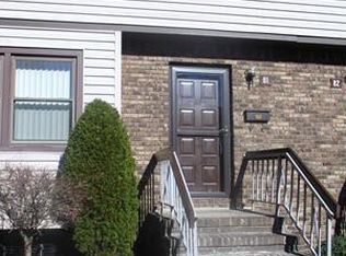 81 Highview Dr, Woodbridge, NJ
