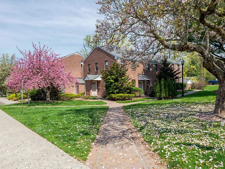 Englewood Village, LLC — Photo 27