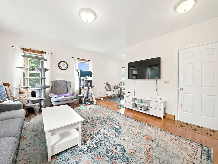 10 Cliff St #3 — Photo 11
