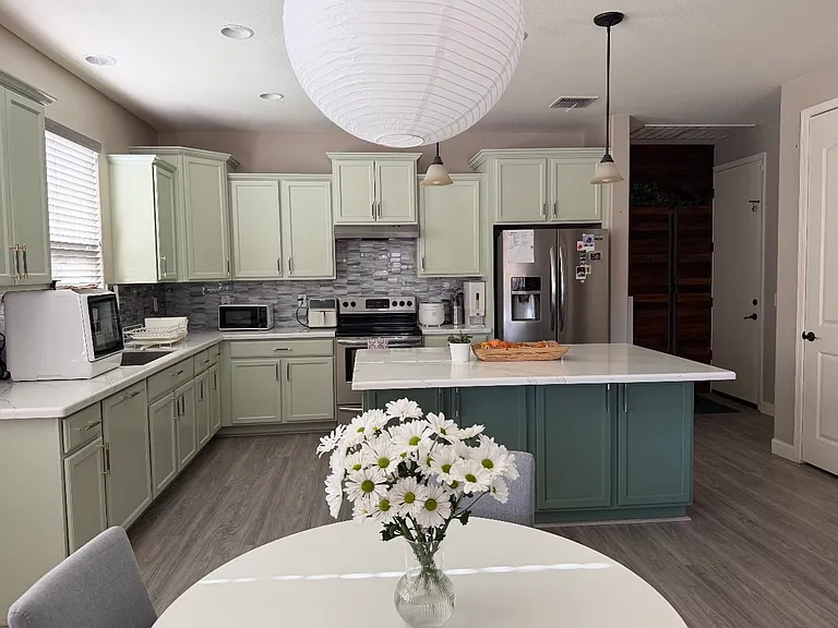 9423 W Oregon Ave — Photo 10