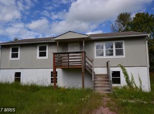 42555 Braddock Rd, Chantilly, VA 20152