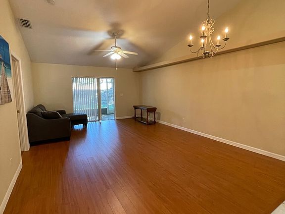4th image of 8926 Courtyard Ln